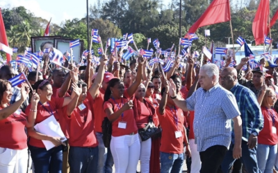 CUBANOS PROTESTAN CONTRA TRASLADO DE MIGRANTES DE EU A LA BASE MILITAR DE GUANTÁNAMO